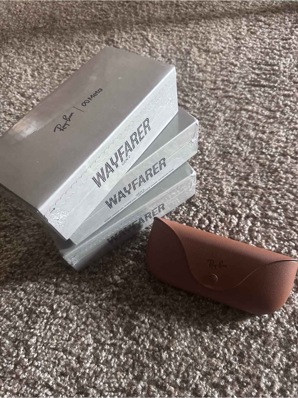 Sunglasses packaging and case